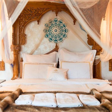 Hidden Gem Antique Apt With Stunning City Views Bucureşti Ngoại thất bức ảnh