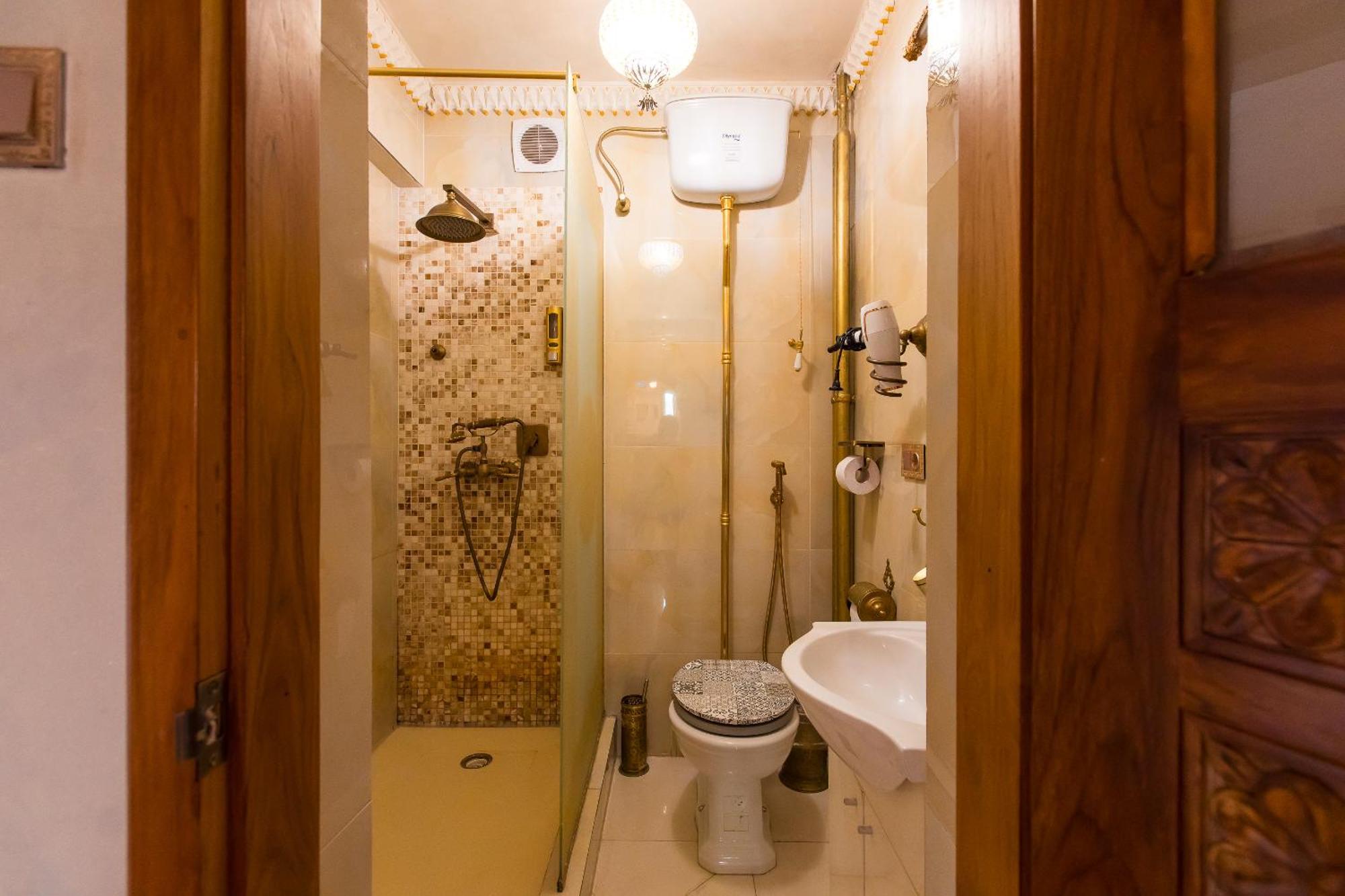 Hidden Gem Antique Apt With Stunning City Views Bucureşti Ngoại thất bức ảnh
